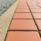 Jak ułożyć kostkę brukową ze spadkiem